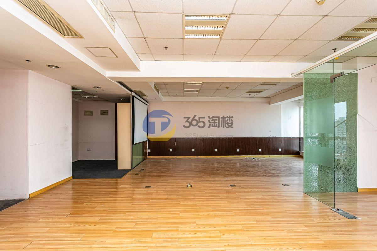 伸大厦