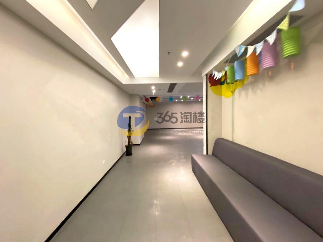 梅龙镇广场
