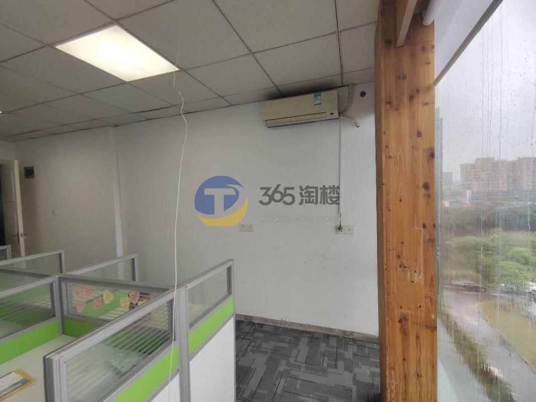 新渝商集团河畔中心