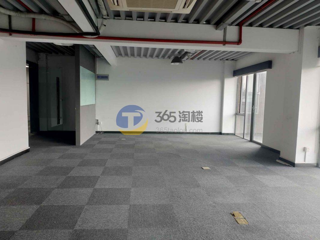 新渝商集团河畔中心