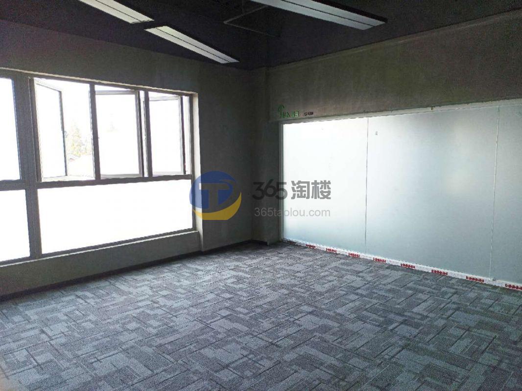 新渝商集团河畔中心