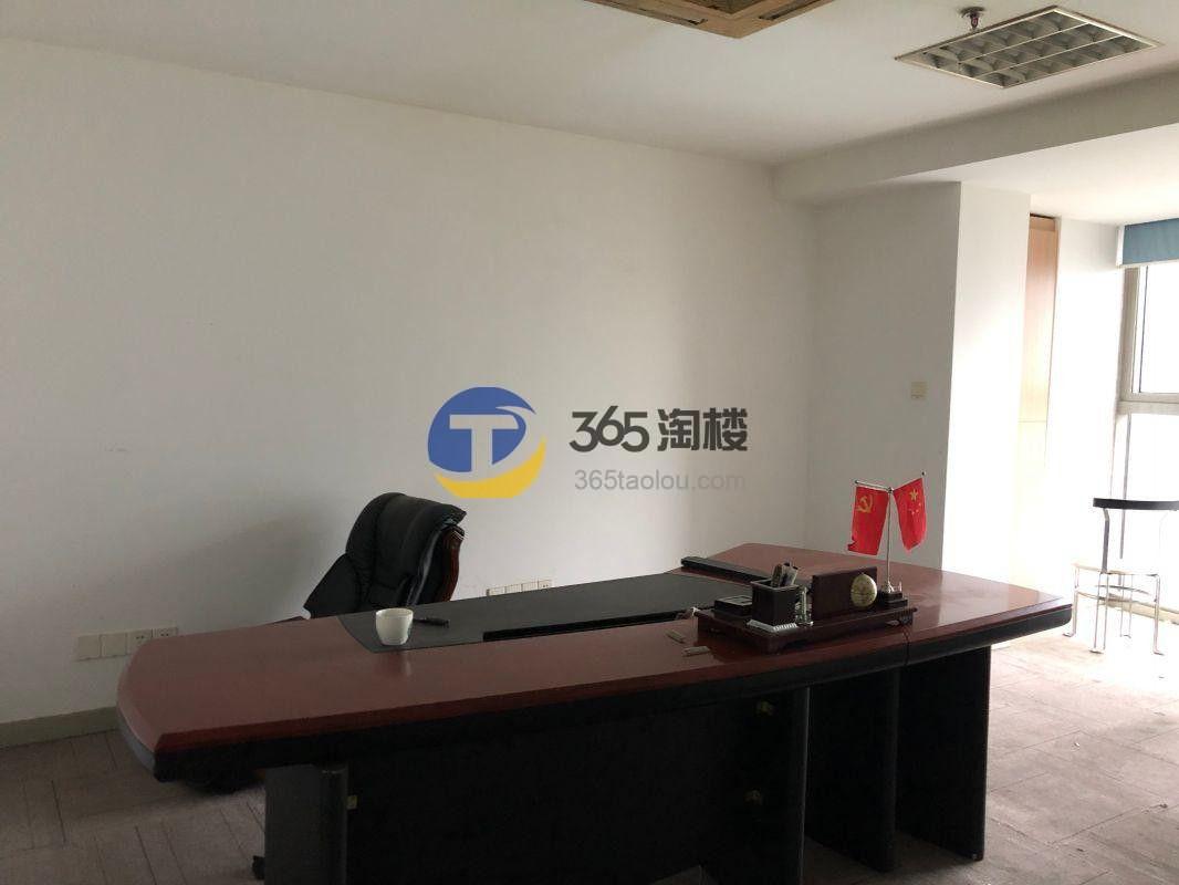 绿洲中环中心 长风商圈 周边交通便利 氛围浓厚