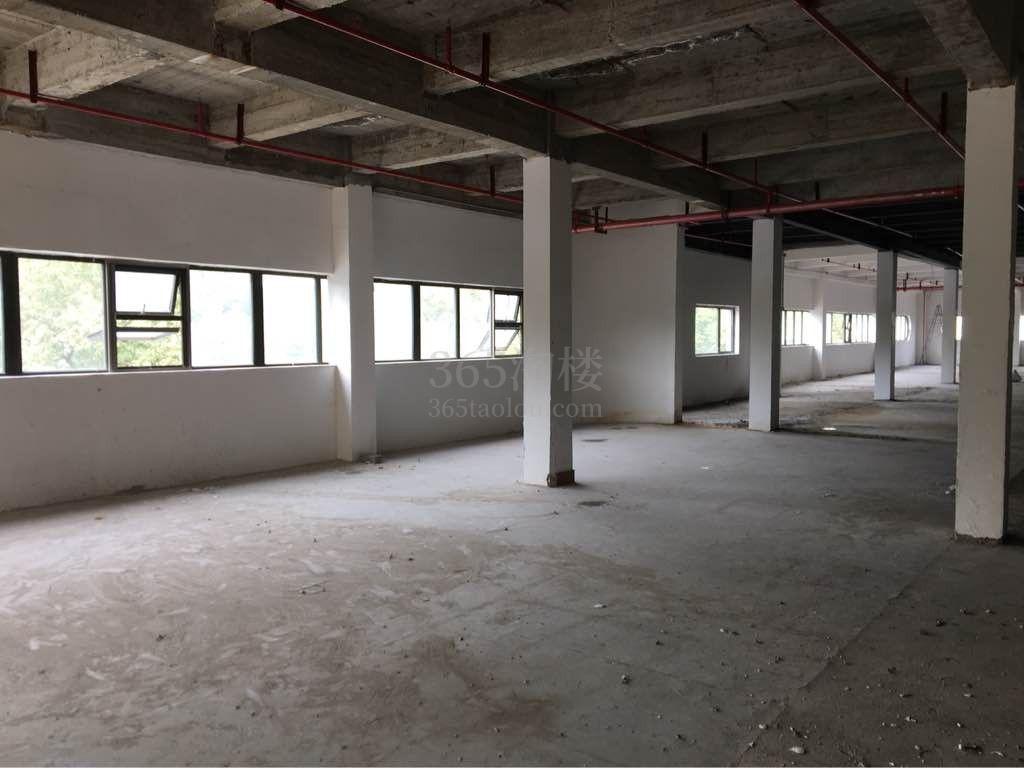 芳华德必运动LOFT
