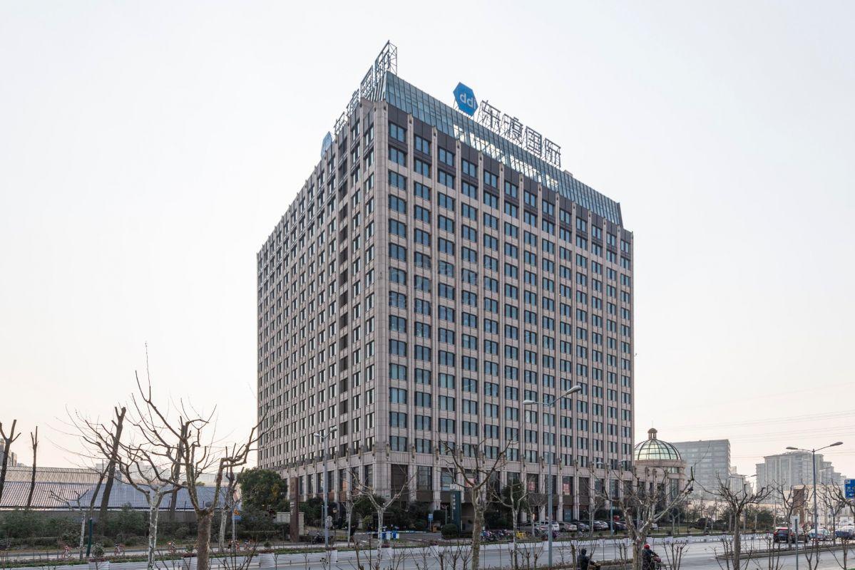 长风嘉庭国际广场外立面