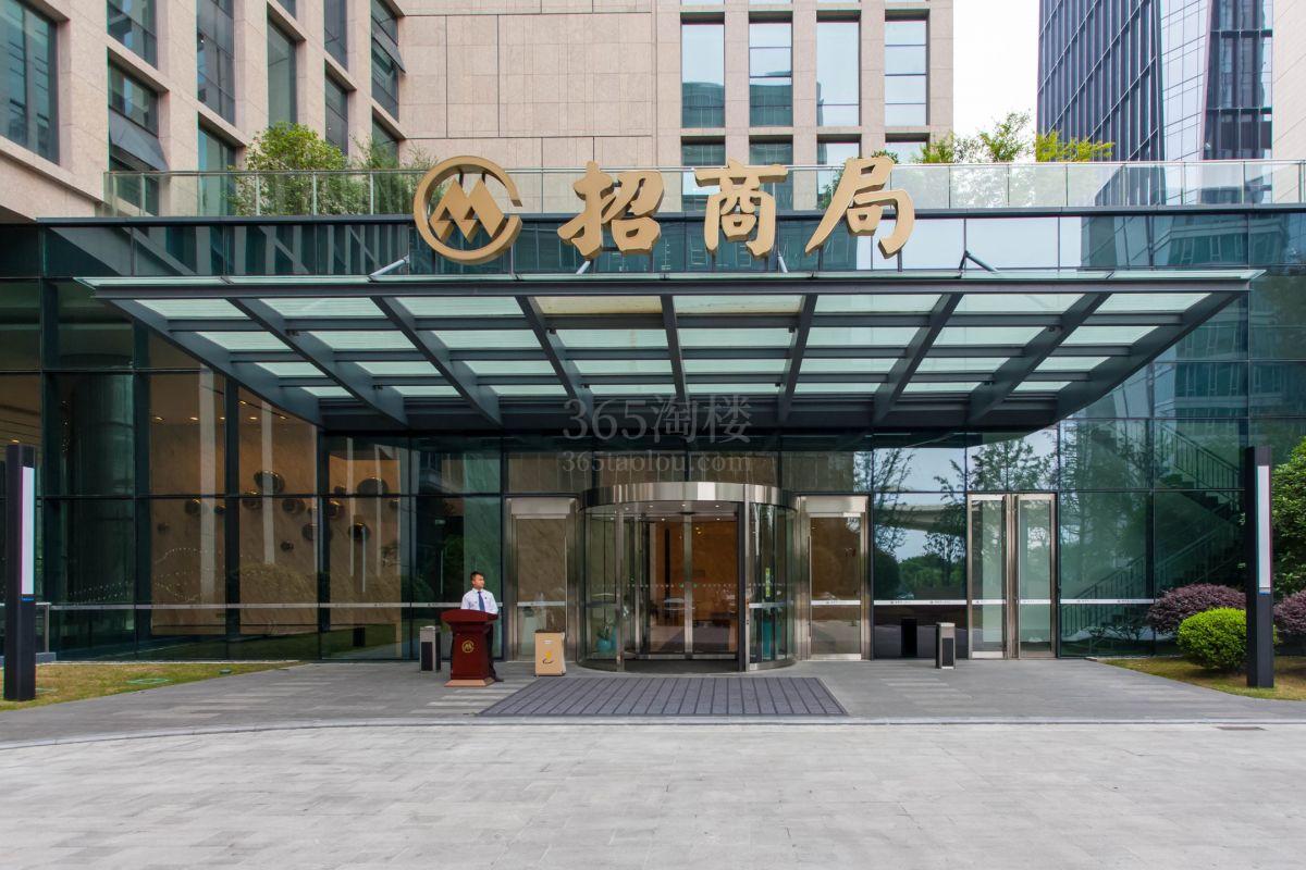 招商局上海中心大门