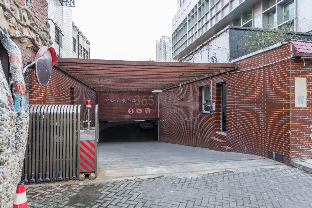 中西大厦周边环境