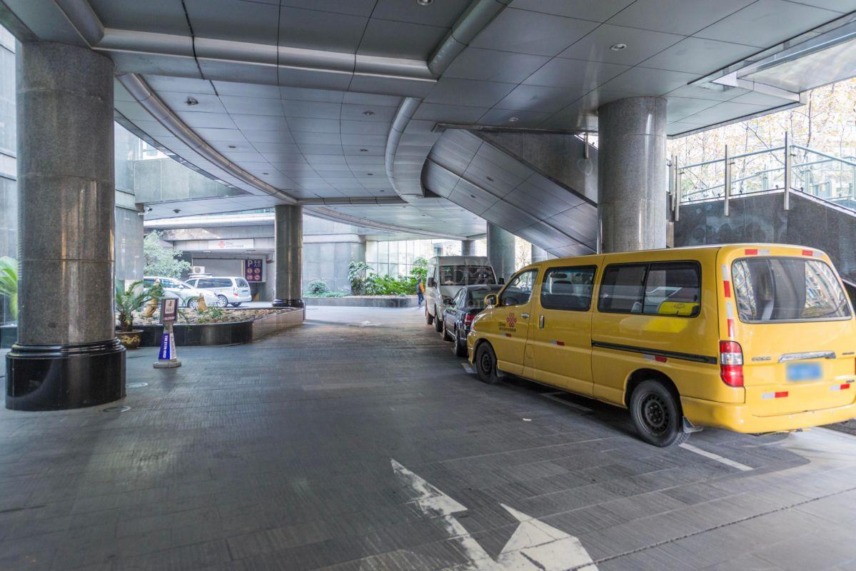 新时空国际商务广场周边环境