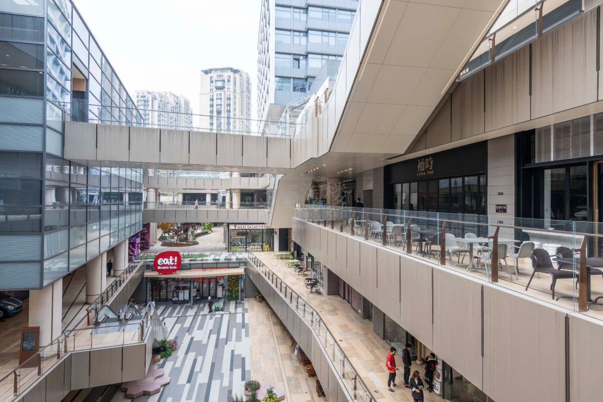 保利西岸中心公共区域