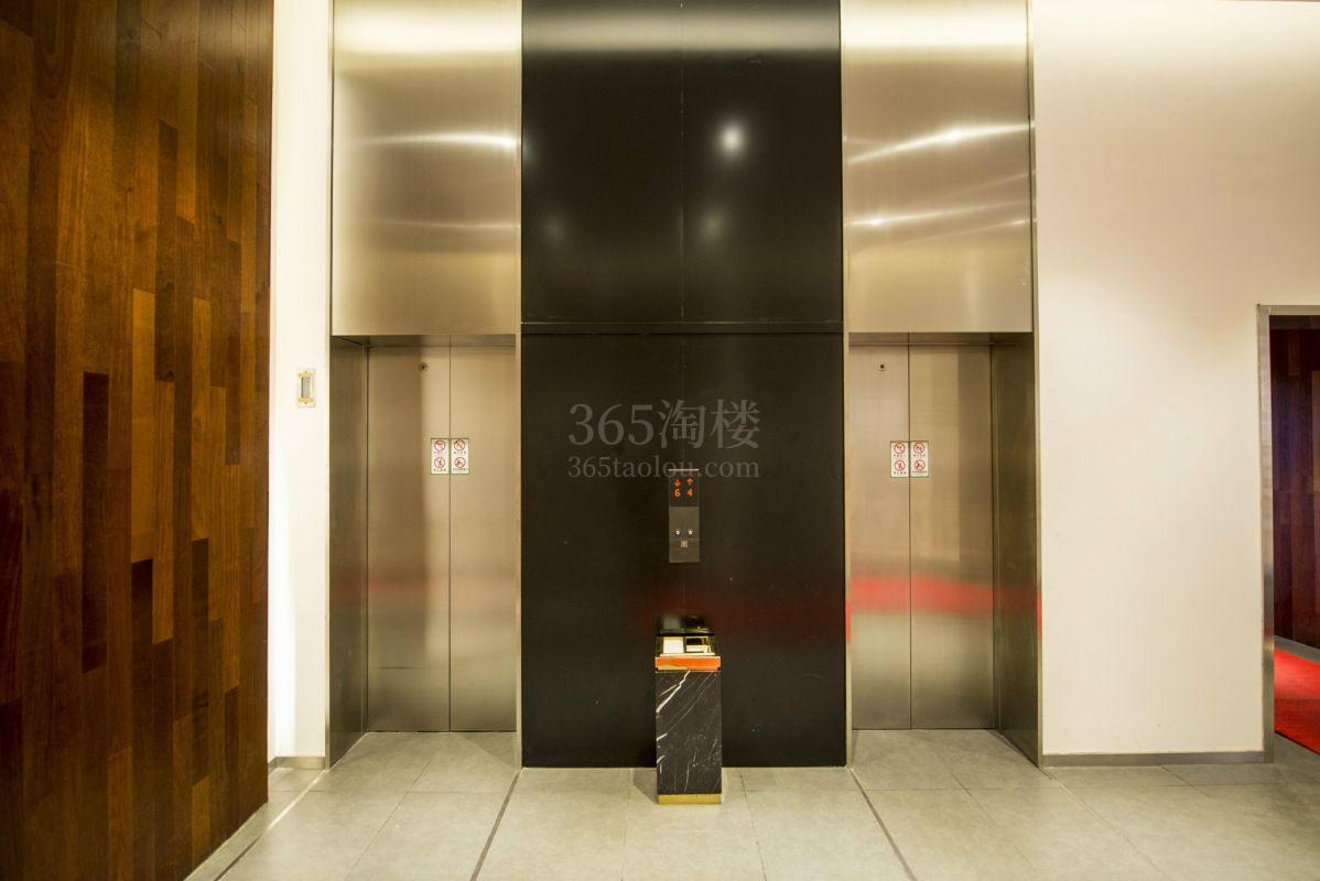 轻工机械大厦电梯厅