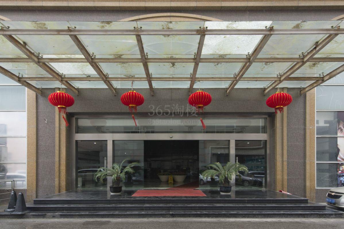 欧银中心大门