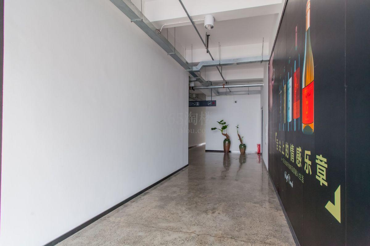 中版创意设计产业基地（IF如果）电梯厅