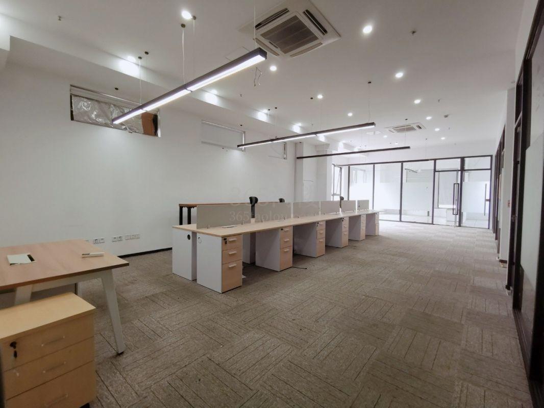 芳华德必运动LOFT