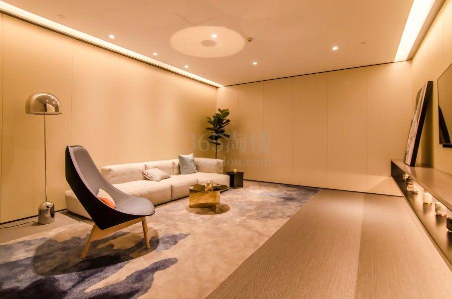 Officezip联合办公（中海国际中心）外立面