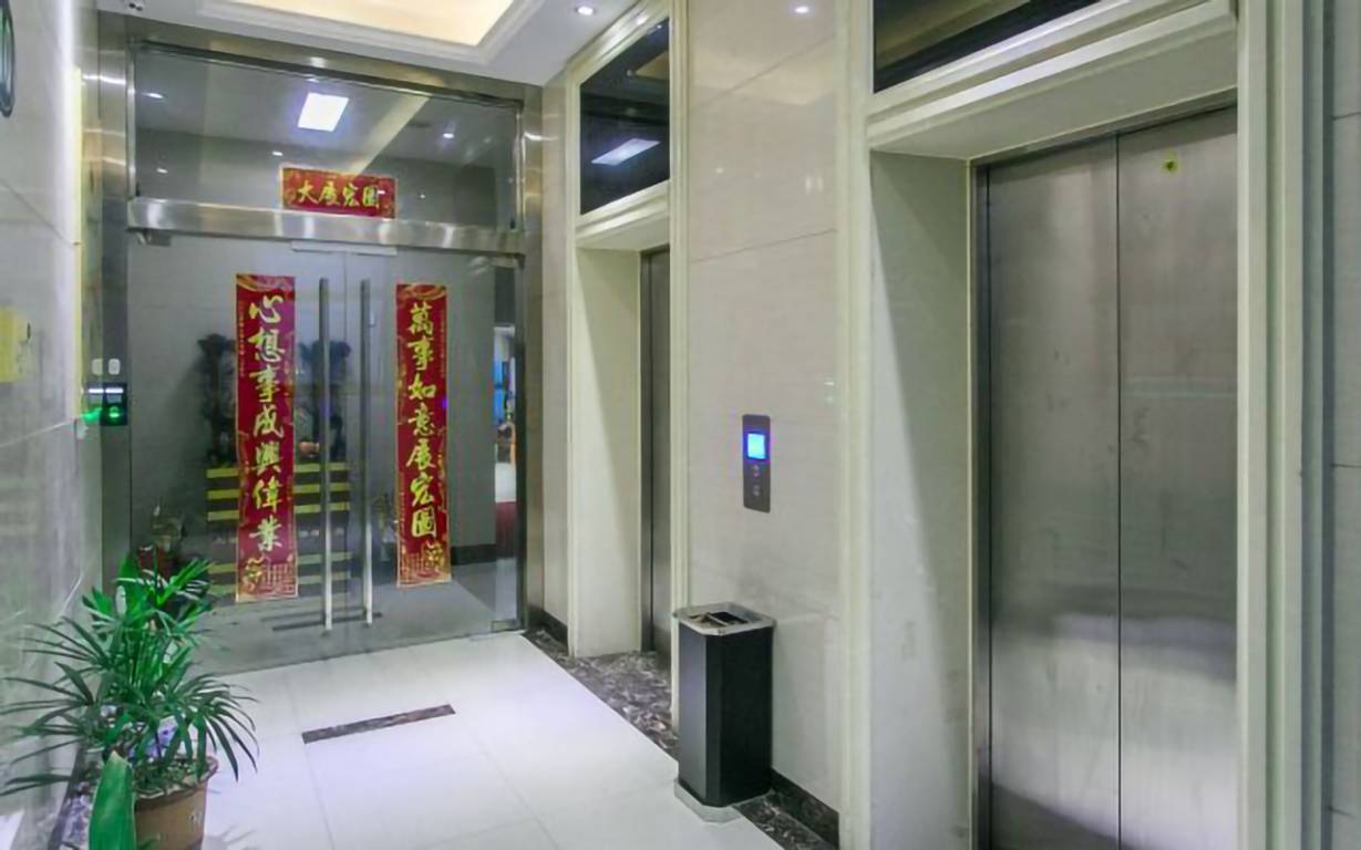 琥珀中心电梯厅