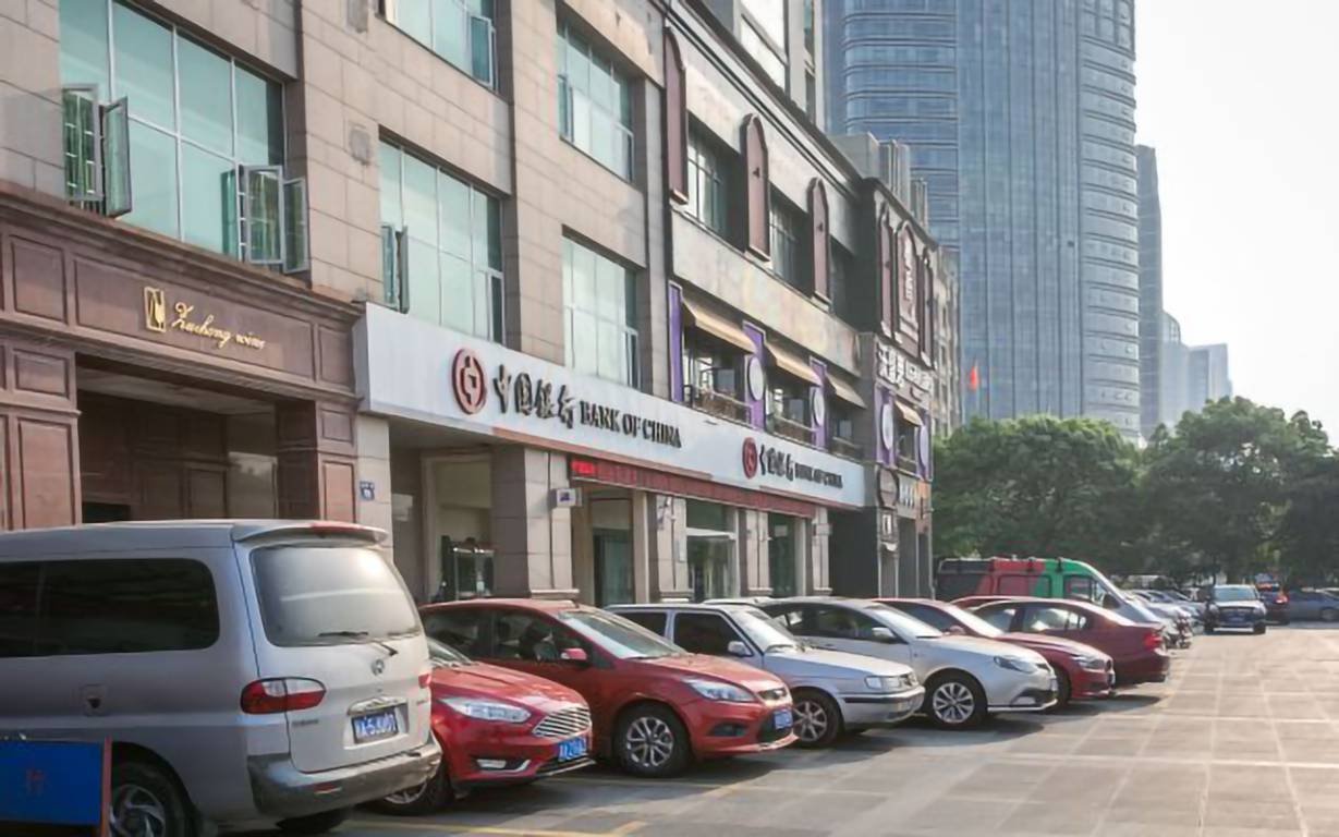 绿都世贸广场周边环境