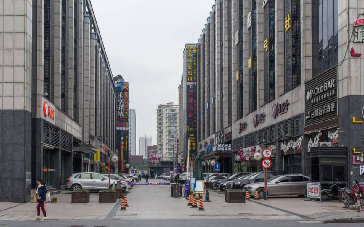 万塘汇大厦周边环境