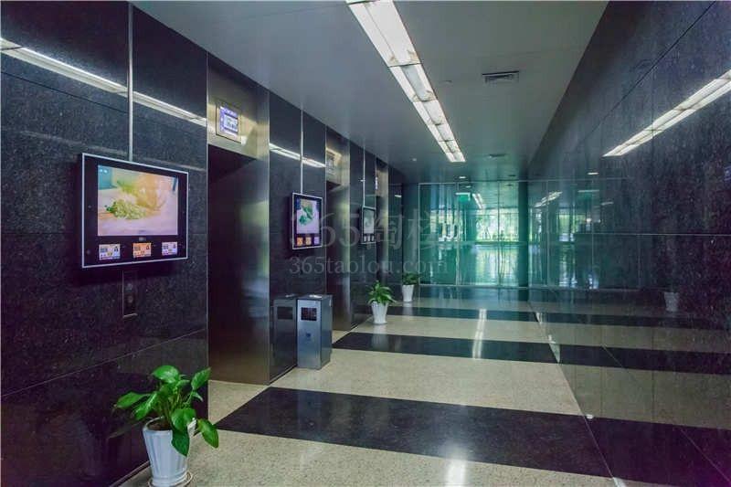 万银国际大厦电梯厅