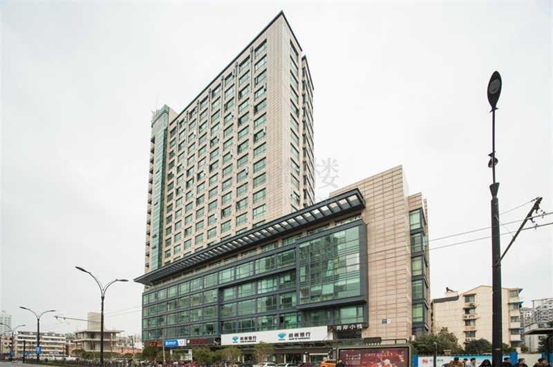 华龙商务大厦外立面