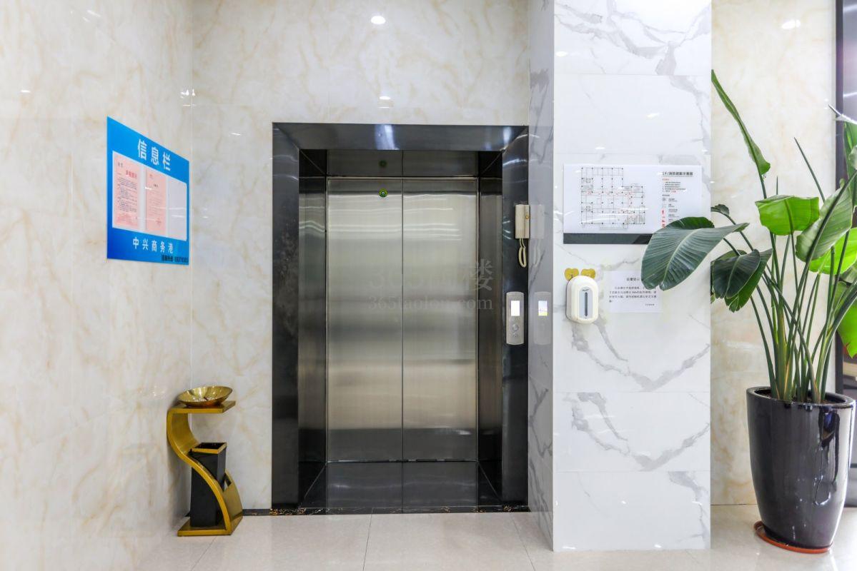 中兴商务港电梯厅