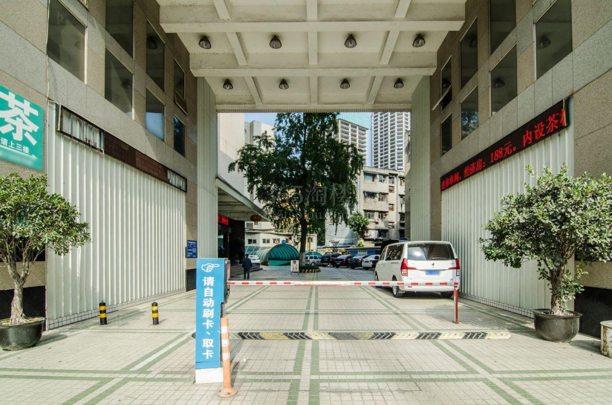 国栋中央商务大厦周边环境