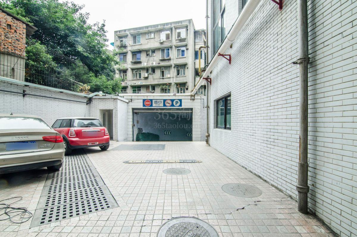 中银大厦周边环境