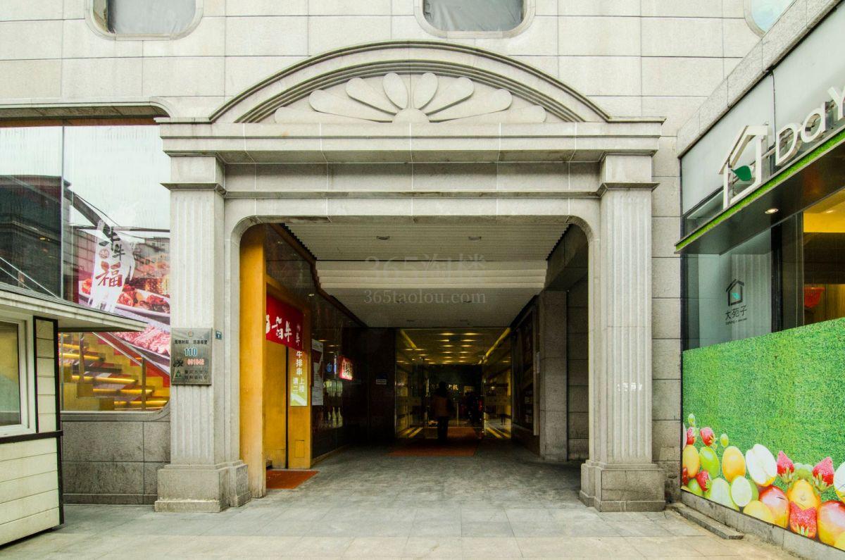 利都广场大门