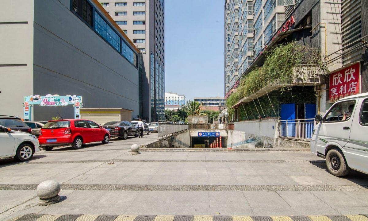 紫兰商厦周边环境