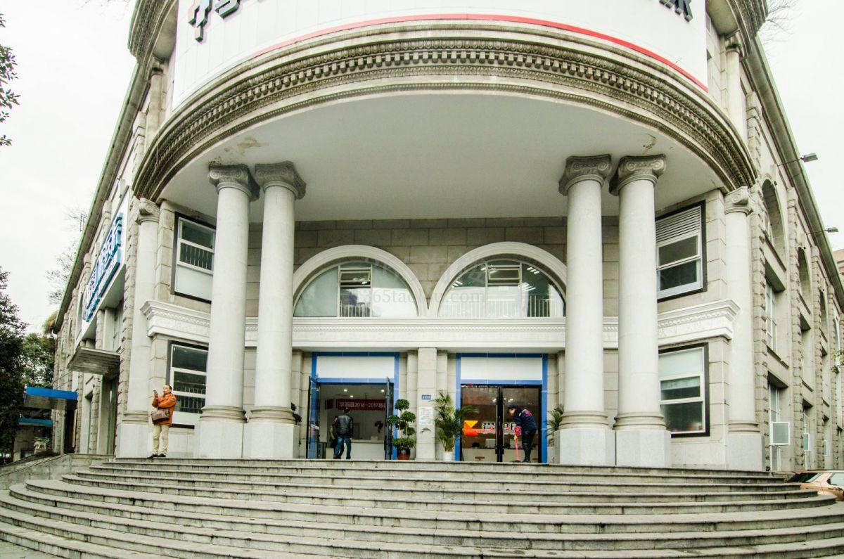 新华苑大门