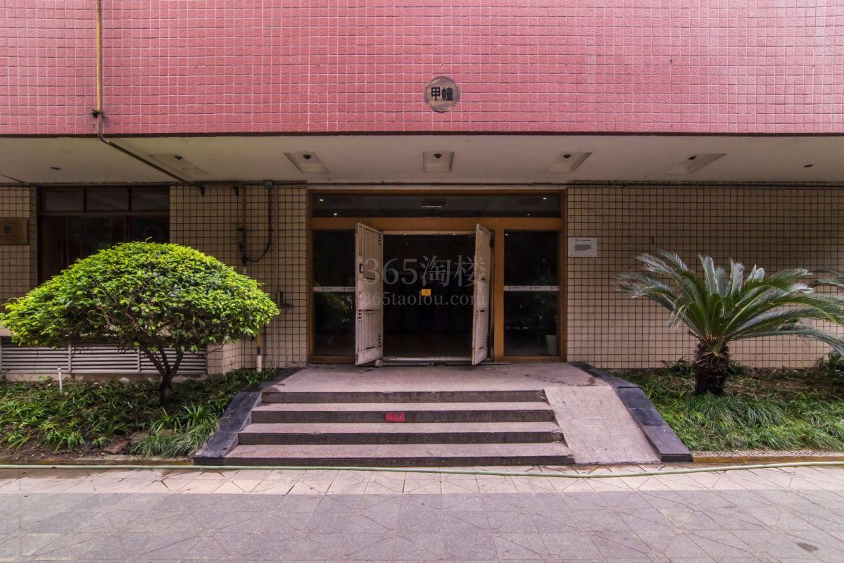 嘉云台大厦大门