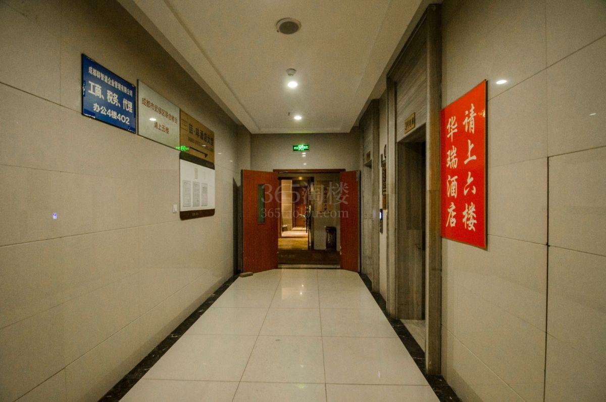 世豪金街电梯厅