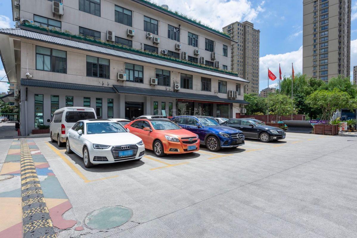 建华文化创意产业园周边环境