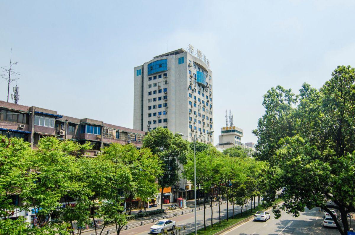 华侨大厦外立面