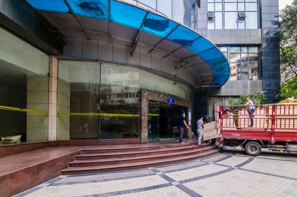 万高都市欣城大门