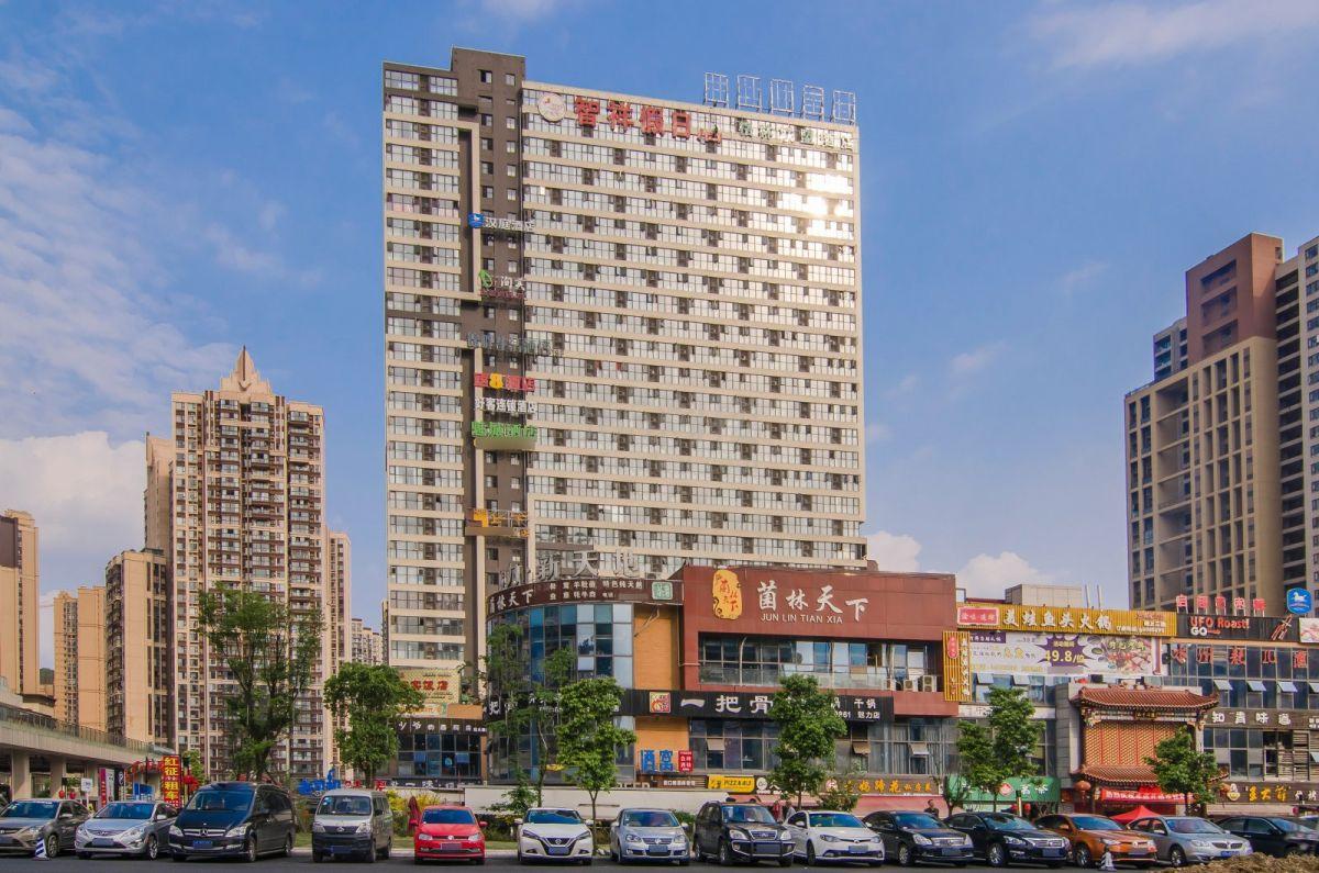 万科魅力广场外立面