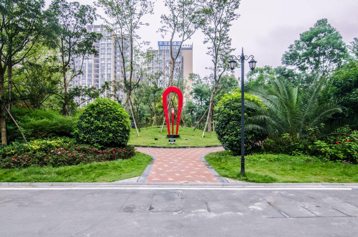 泰业北城广场周边环境