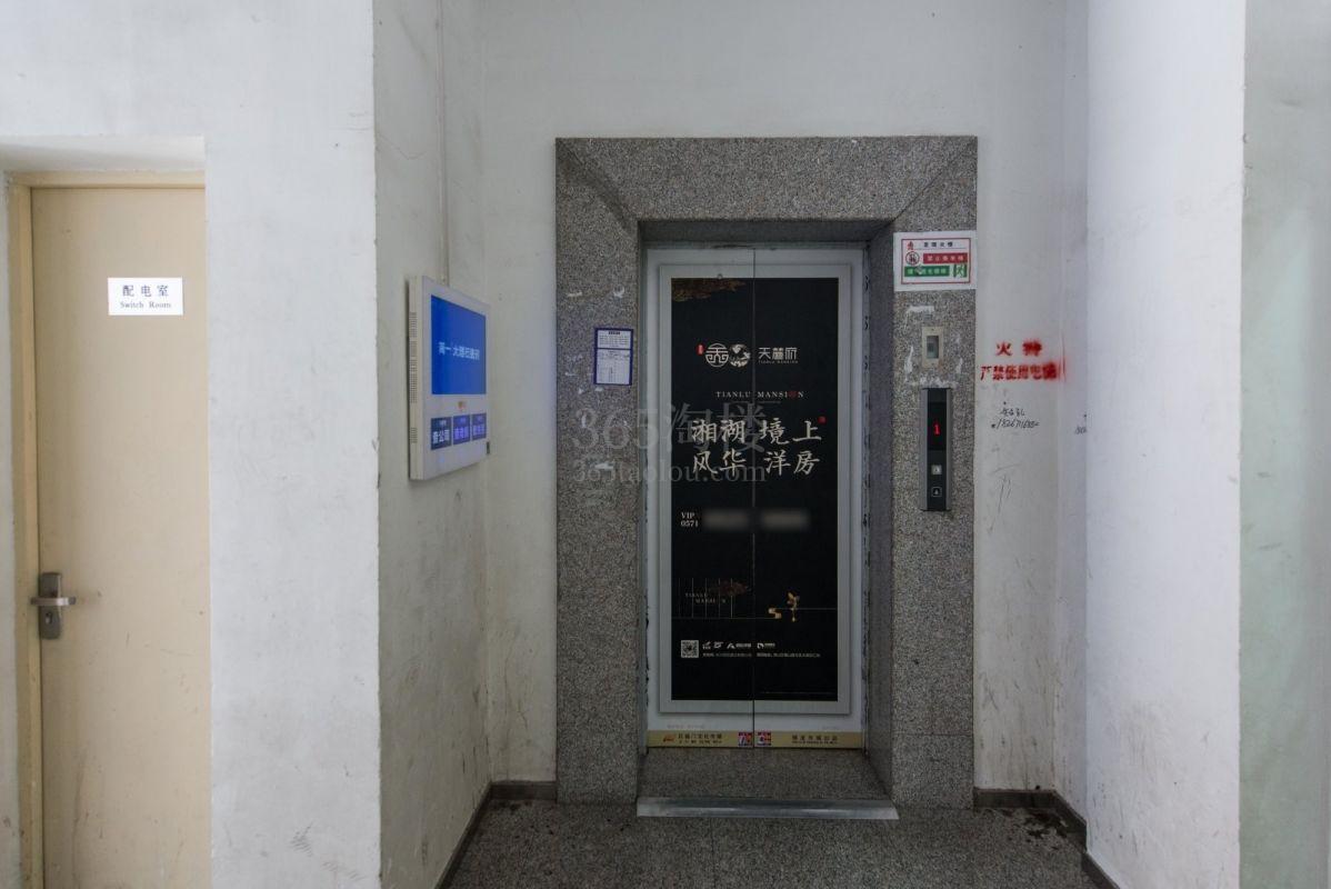 网投文化创意园电梯厅