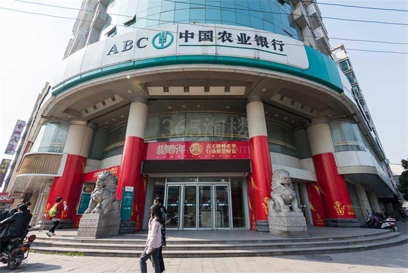 西湖大厦大门