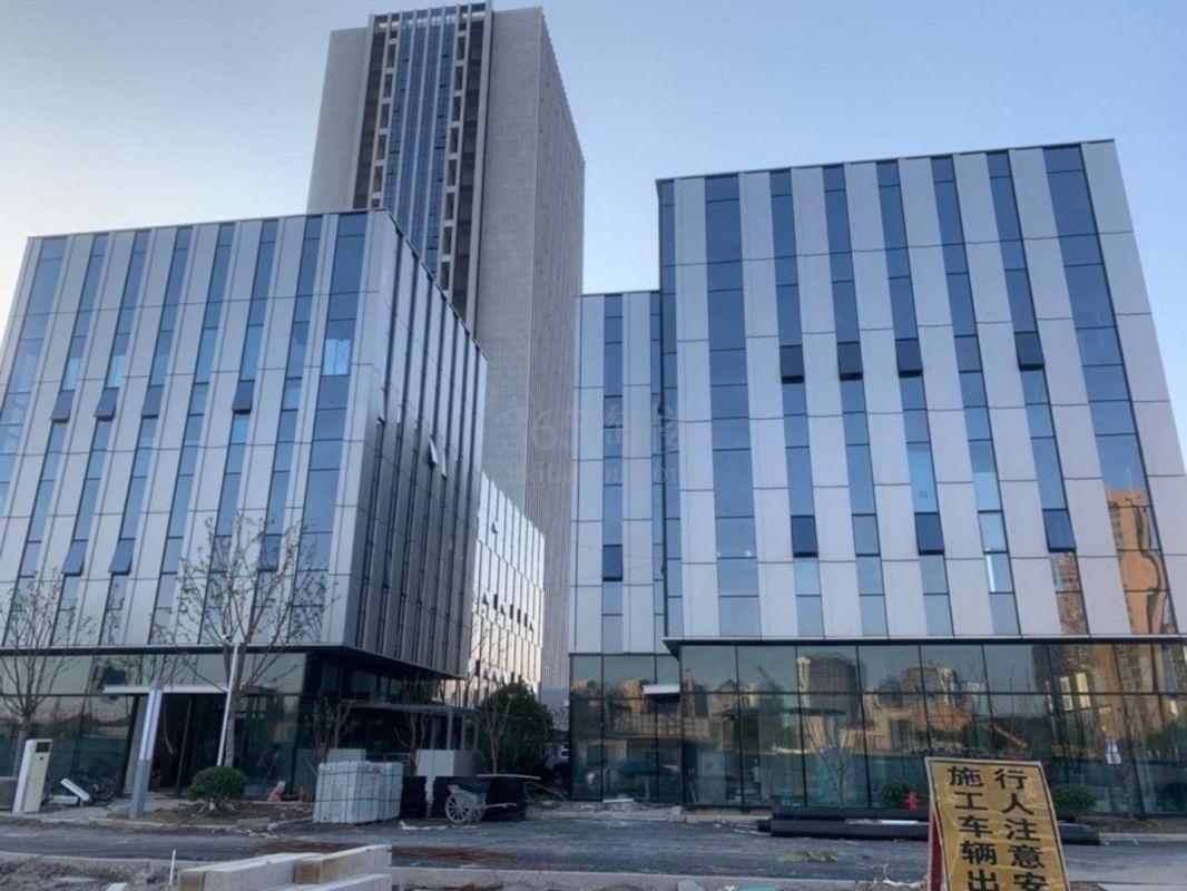 鹏龙商务大厦外立面
