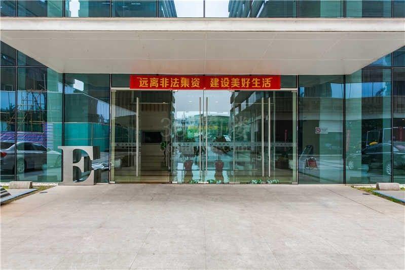 万通中心大门