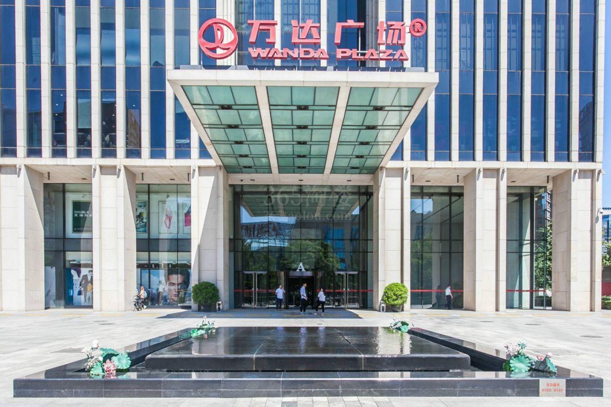 万达广场大门