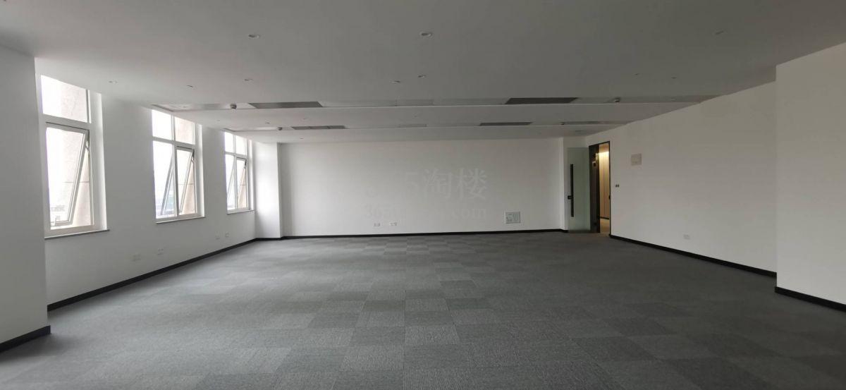 鸿泰悦和广场