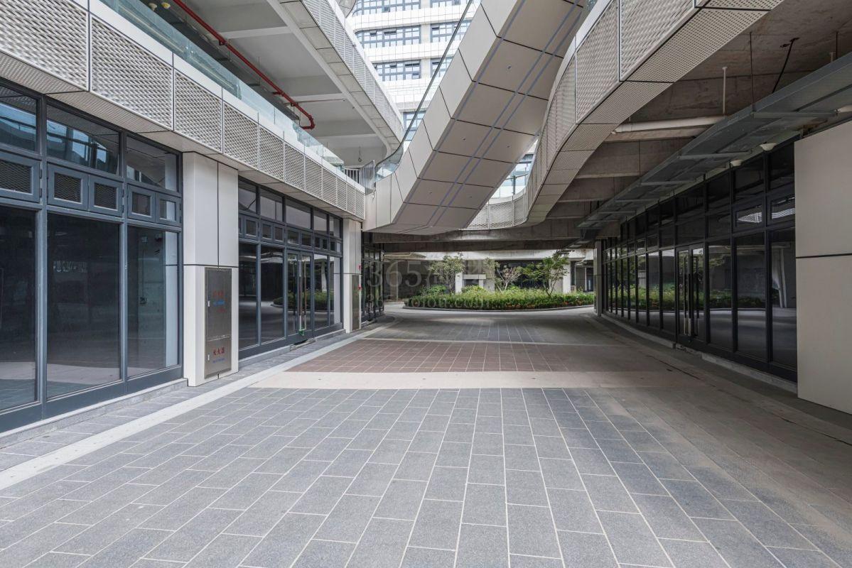 百金汉青年汇商业广场公共区域