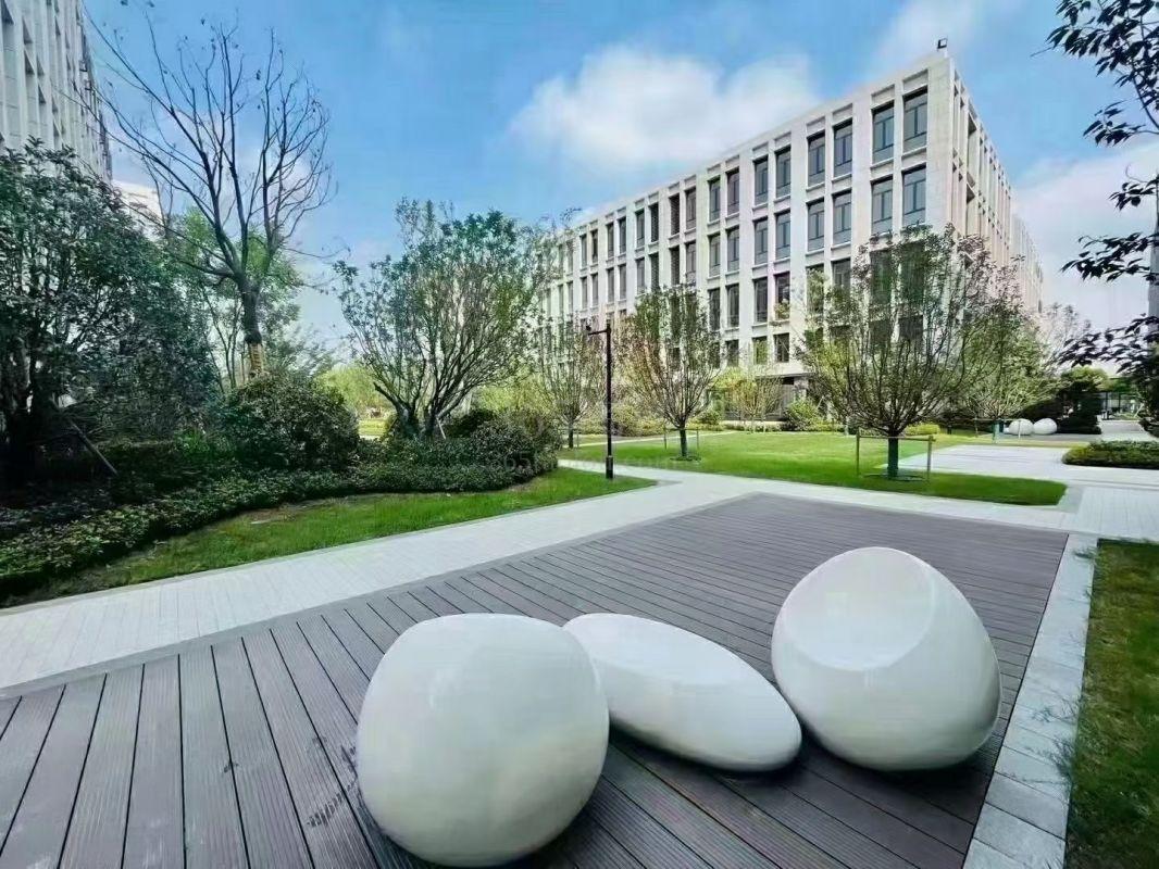 虹桥新慧总部湾周边环境