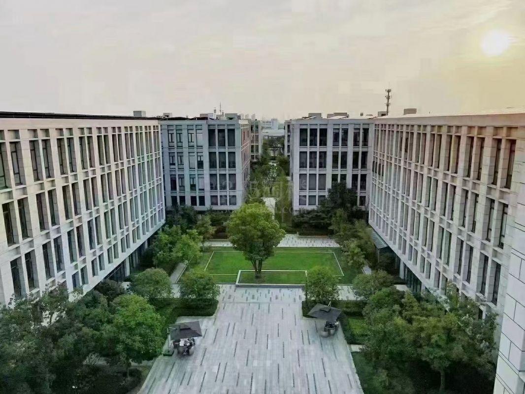 虹桥新慧总部湾周边环境