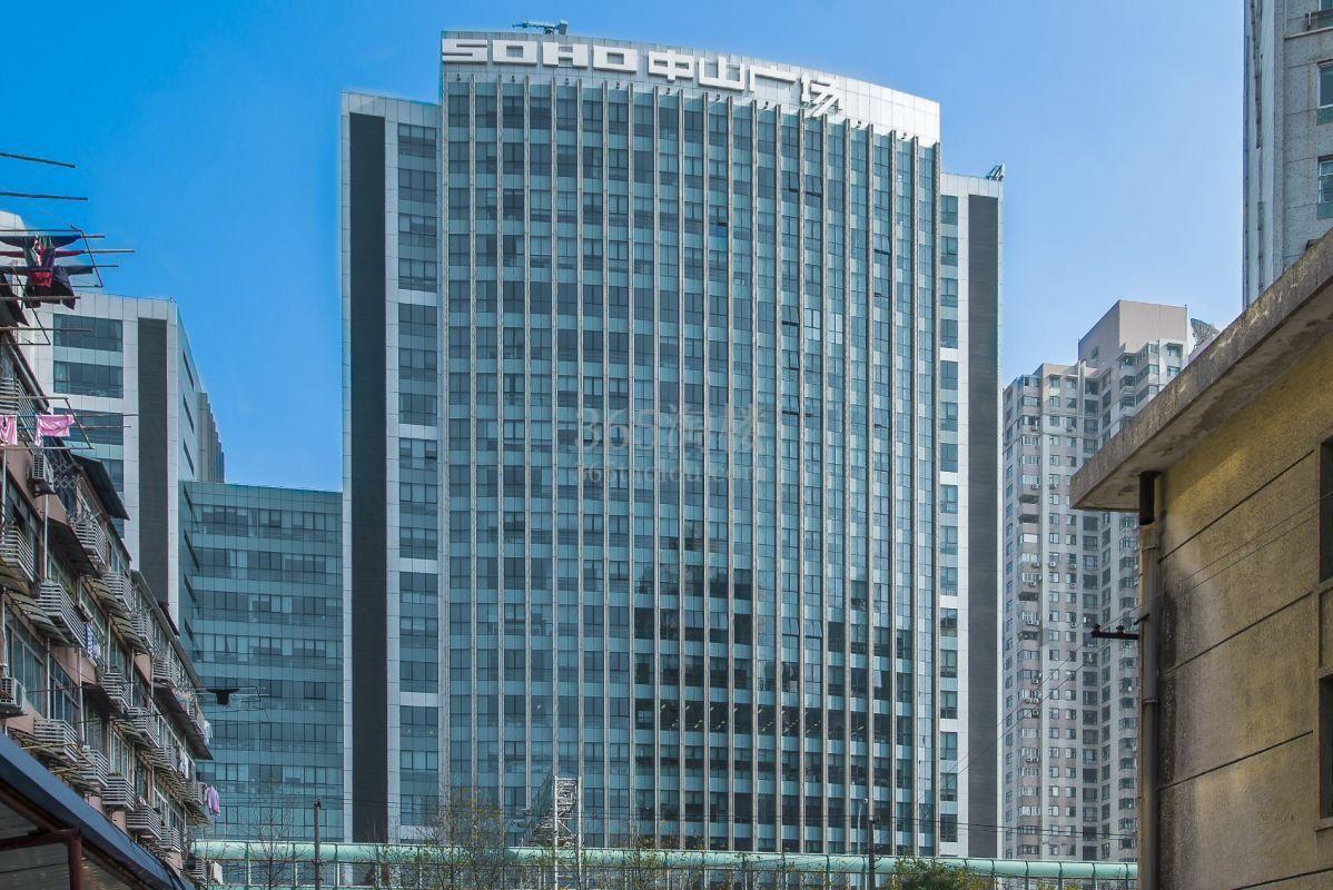 长宁SOHO中山广场地铁10号线写字楼交通便利，租金优惠。