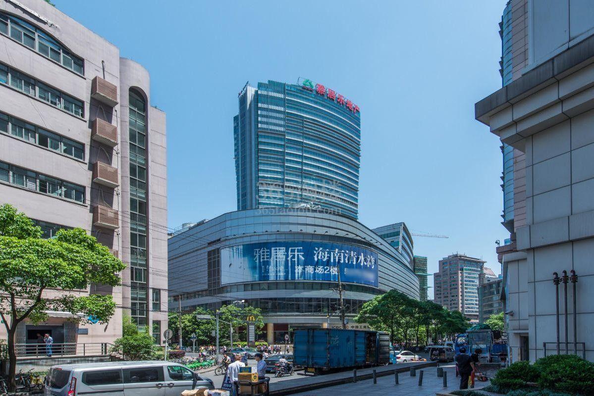 上海雅居乐广场停车场收费吗
