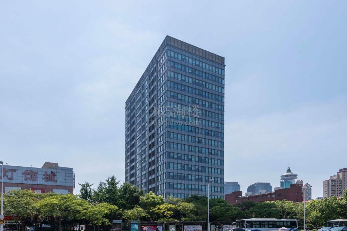 上海陆家嘴金融服务广场租金（6.9-8.2 元/m²⋅天）
