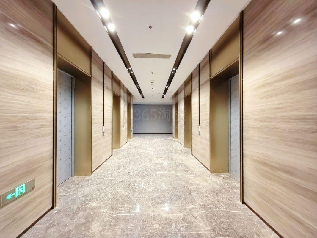 奉发鸣谷中心电梯厅